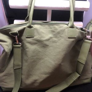 Women’s All Purpose Carry Bag